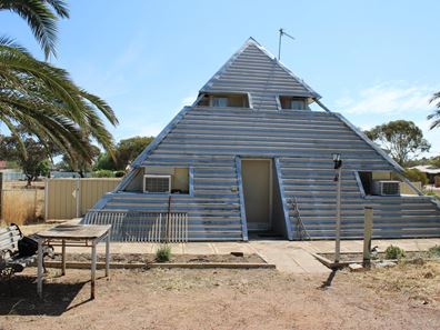 25 Farrall St, Bruce Rock WA 6418