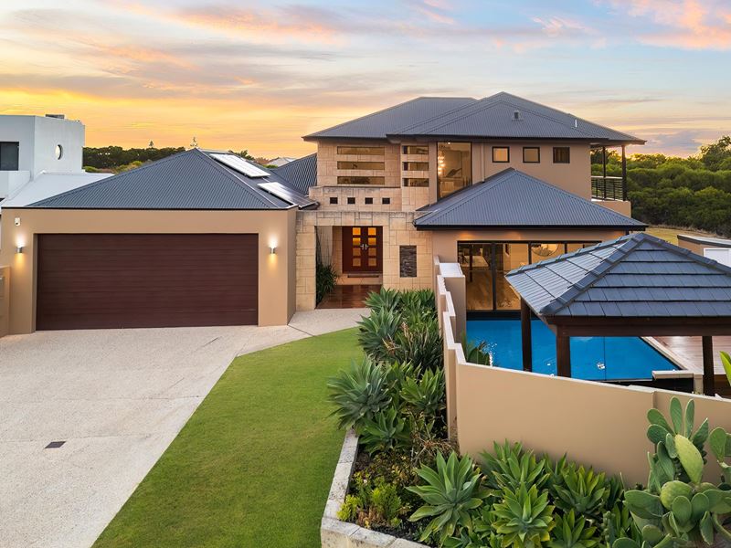 2 Latiano Green, Secret Harbour WA 6173