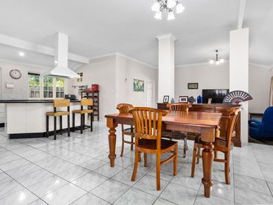 4 Empress Crescent, Atwell WA 6164