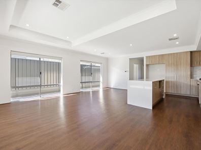 12A Loris Way, Kardinya WA 6163