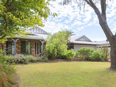 17 Lorikeet Loop, Broadwater WA 6280