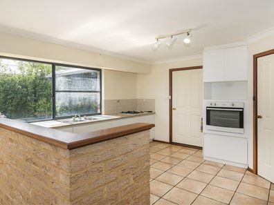 17 Lorikeet Loop, Broadwater WA 6280