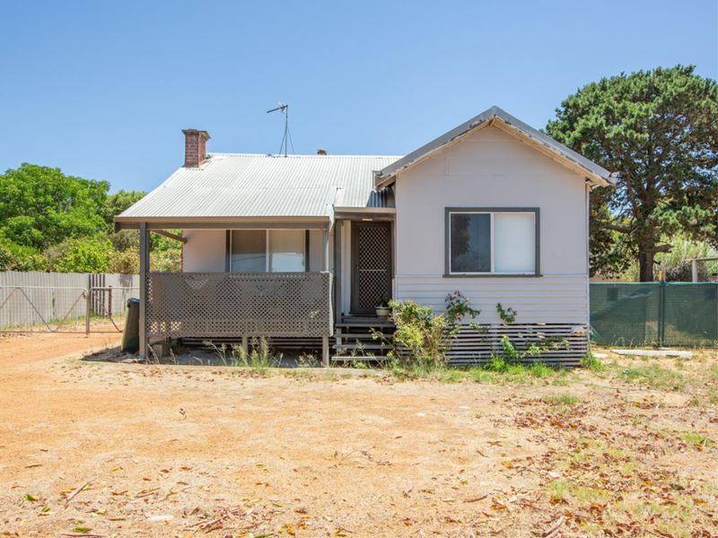 13 Moore Street, Collie WA 6225