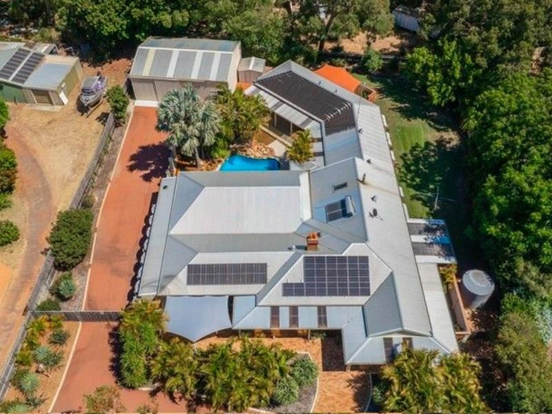 11 Nutbush  Avenue, Falcon