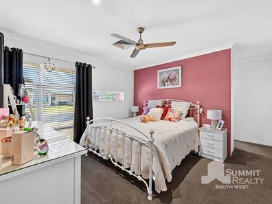 4 Berkeley View, Millbridge WA 6232