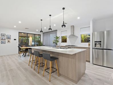 21 Peridot Street, Treeby WA 6164