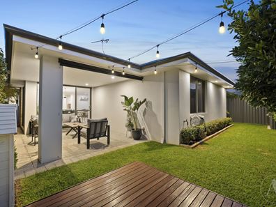 21 Peridot Street, Treeby WA 6164