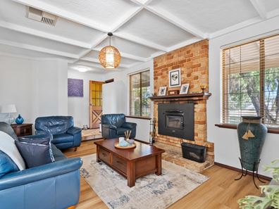 62 Mahogany Drive, Halls Head WA 6210