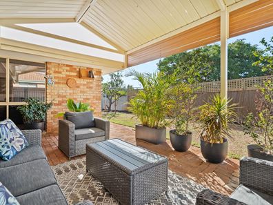 62 Mahogany Drive, Halls Head WA 6210