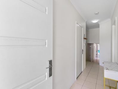 2/10 Duke Street, Bentley WA 6102