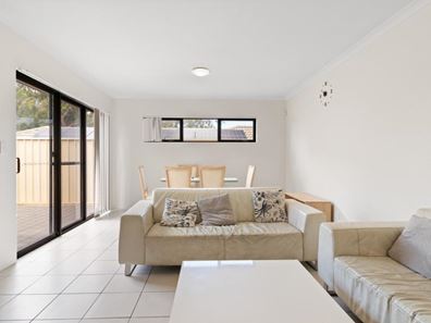 2/10 Duke Street, Bentley WA 6102