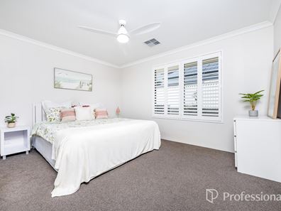 6 Mandalay Approach, Eglinton WA 6034