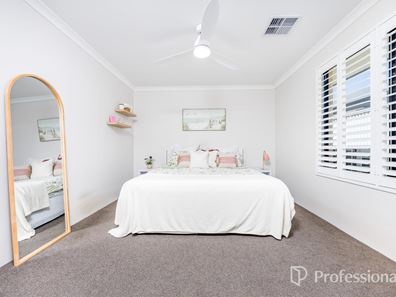 6 Mandalay Approach, Eglinton WA 6034