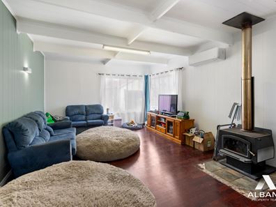 5 Minor Road, Orana WA 6330