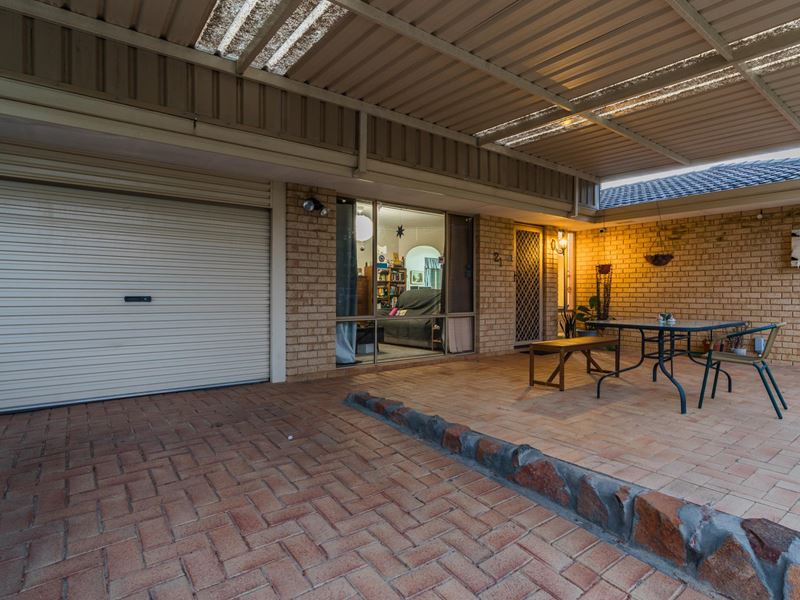 21 Chadwick Parade, Brookdale WA 6112