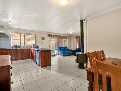 16 Senegal Grove, Warnbro WA 6169