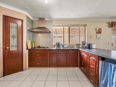 16 Senegal Grove, Warnbro WA 6169