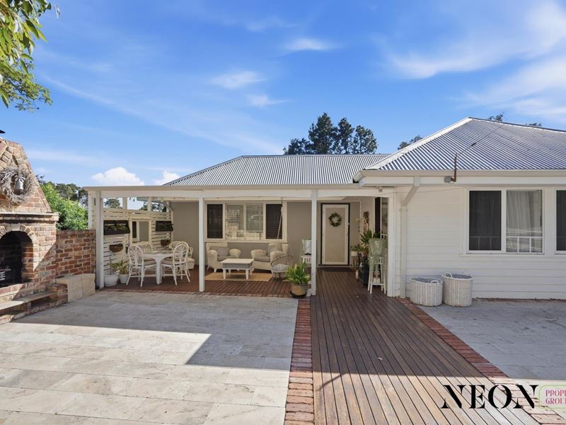 8 Snowball Road, Kalamunda WA 6076
