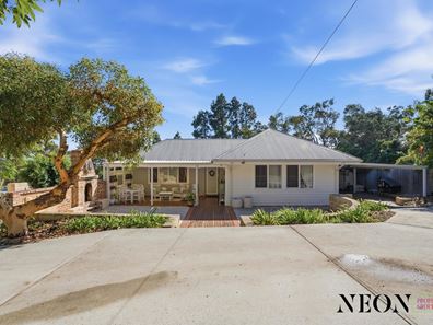 8 Snowball Road, Kalamunda WA 6076