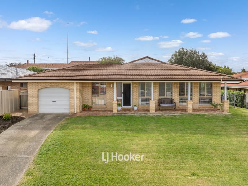 14 Geographe Way, Withers WA 6230