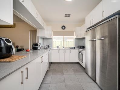 9 Brunswick Circuit, Banksia Grove WA 6031