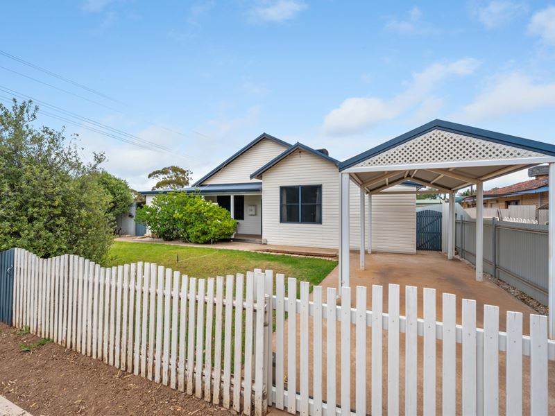 114 Hare Street, Lamington WA 6430