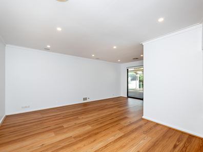 120 Dampier Avenue, Mullaloo WA 6027