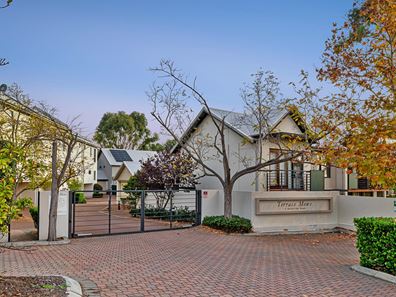 5/2 Quintilian  Road, Mount Claremont WA 6010