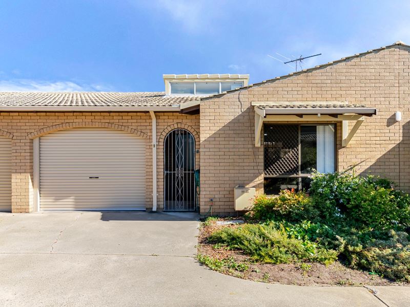 9/4 Merope Close, Rockingham WA 6168
