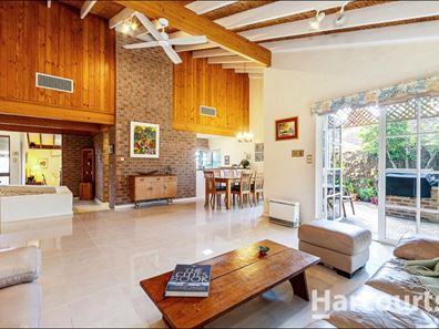 32 Windlass Avenue, Ocean Reef WA 6027