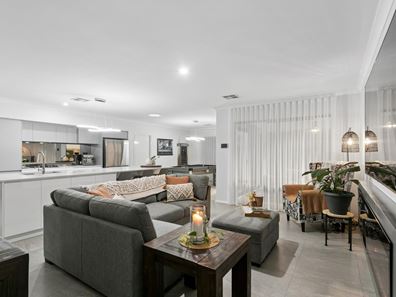 7 Samphire Road, Canning Vale WA 6155