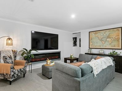 7 Samphire Road, Canning Vale WA 6155