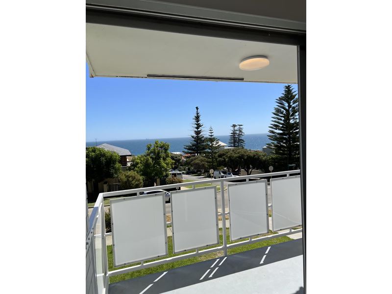 4/18 Avonmore Terrace, Cottesloe WA 6011