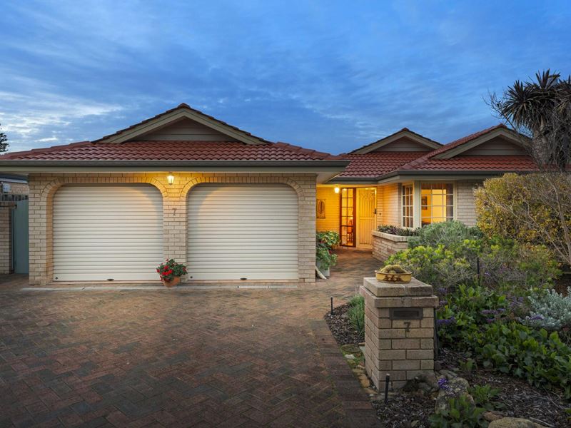 7 Mead Grove, Floreat