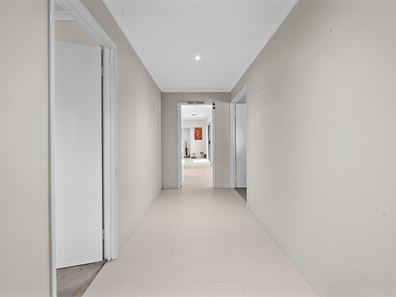 21 Tarwhine Close, South Lake WA 6164