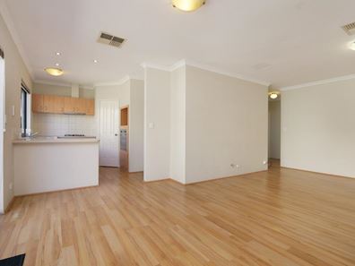 2 Manuel Cr, Redcliffe WA 6104