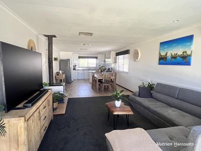 4 Bell Street, Dalwallinu WA 6609