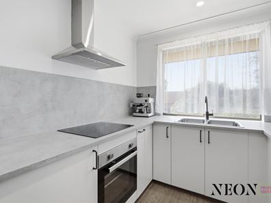 12/5 Kitchener Road, Melville WA 6156