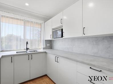 12/5 Kitchener Road, Melville WA 6156
