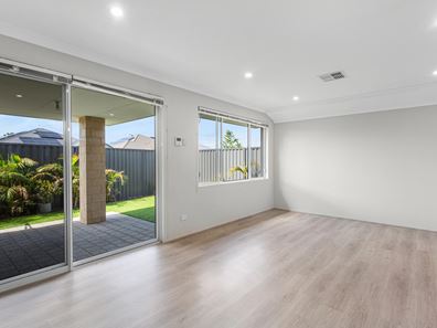 53 Gloucester Approach, Brabham WA 6055