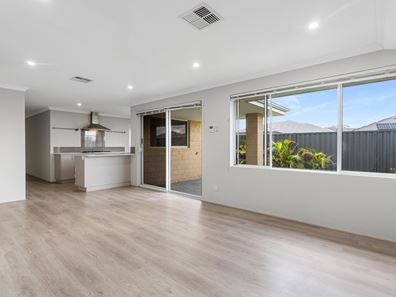 53 Gloucester Approach, Brabham WA 6055