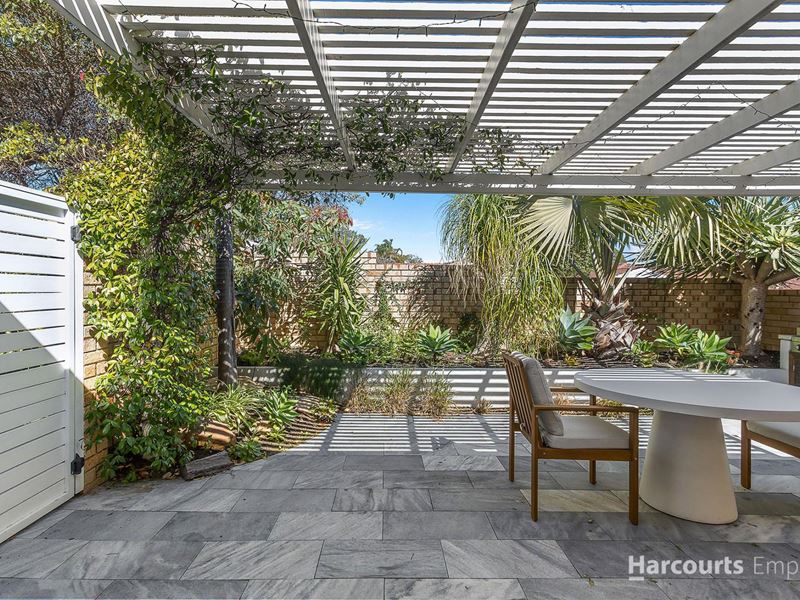 1/8 Ramsdale Street, Scarborough WA 6019