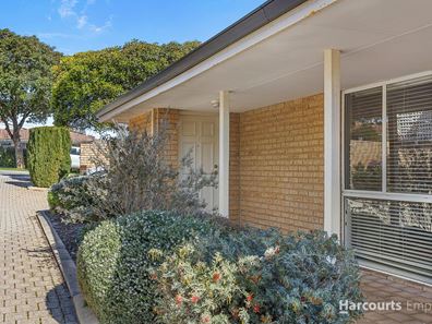1/8 Ramsdale Street, Scarborough WA 6019