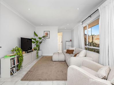 1/8 Ramsdale Street, Scarborough WA 6019