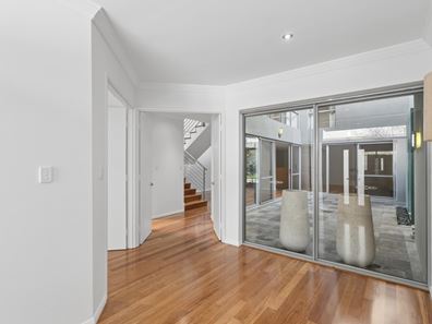 14 Darbon Crescent, Subiaco WA 6008