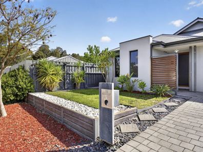 18 Jennapullin Cres, Ellenbrook WA 6069