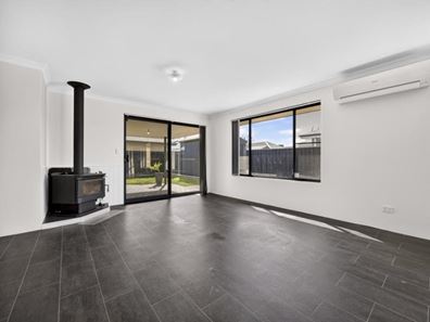 18 Jennapullin Cres, Ellenbrook WA 6069