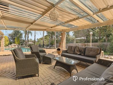 11 Farrant Street, Gooseberry Hill WA 6076