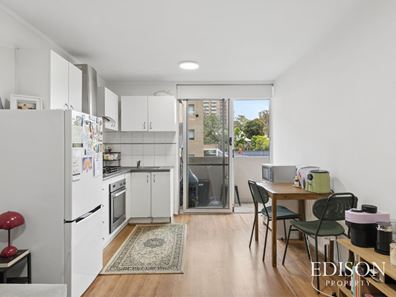 17/12 Tenth Avenue, Maylands WA 6051
