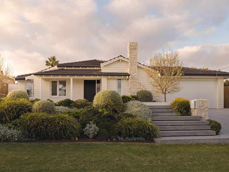 14 Kempenfeldt Avenue, Sorrento WA 6020